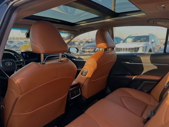 Used Toyota Camry VIII (XV70) Facelift, 2.5 l, 2022 in Sharjah by Badar Used Cars, Black color.  | AUTO.AE