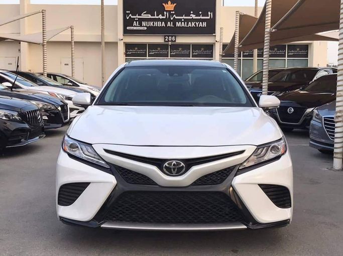 Used Toyota Camry VIII (XV70), 3.5 l, 2020 in Sharjah by Al Nukhba Al Malakyah Used Cars, White color. American Specs | AUTO.AE