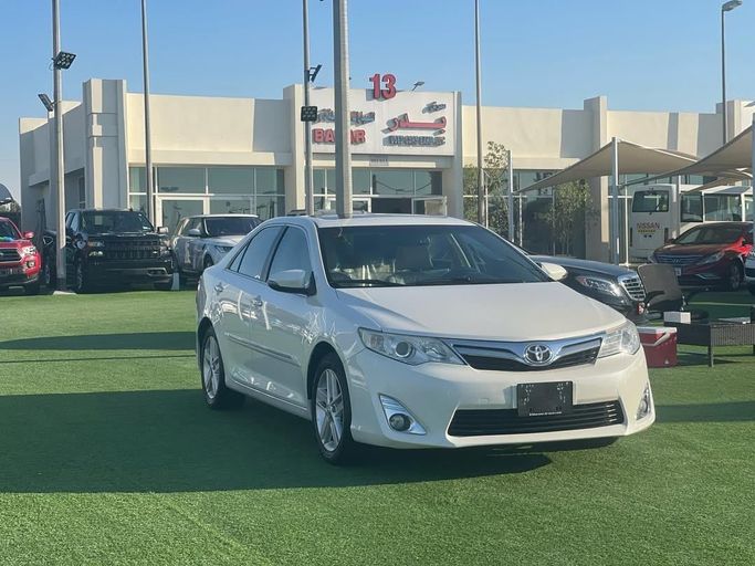 Used Toyota Camry VII (XV50) Facelift, 2.5 l, 2015 in Sharjah by Badar Used Cars, White color.  | AUTO.AE
