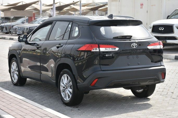 Новый Toyota Corolla Cross I, 2.0 л, 2025 в Шардже от Alfaris Used Cars Черный цвет.  | AUTO.AE
