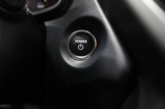 Новый Toyota Corolla Cross I, 1.8 л, 2025 в Шардже от Al Qassem Cars Trading Белый цвет. Other | AUTO.AE