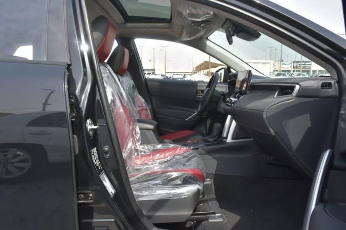 Новый Toyota Corolla Cross I, 2.0 л, 2025 в Шардже от Alfaris Used Cars Черный цвет.  | AUTO.AE