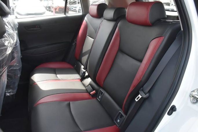 Новый Toyota Corolla Cross I, 2.0 л, 2025 в Шардже от Alfaris Used Cars Белый цвет.  | AUTO.AE