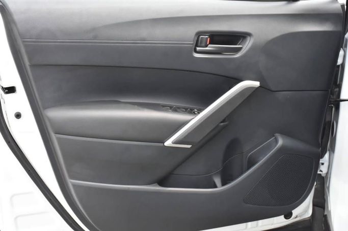 New Toyota Corolla Cross I, 2.0 l, 2025 in Sharjah by Alfaris Used Cars, White color.  | AUTO.AE
