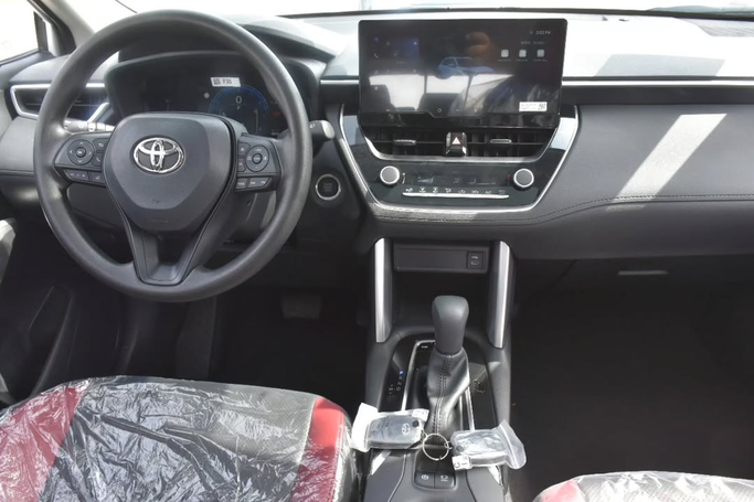 Новый Toyota Corolla Cross I, 1.8 л, 2025 в Шардже от Alfaris Used Cars Белый цвет. Other | AUTO.AE