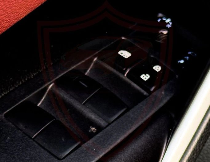 Подержанный Toyota Corolla Cross I, 1.8 л, 2023 в Шардже от Al Sayed Khamis Used Auto Trading Белый цвет. GCC | AUTO.AE