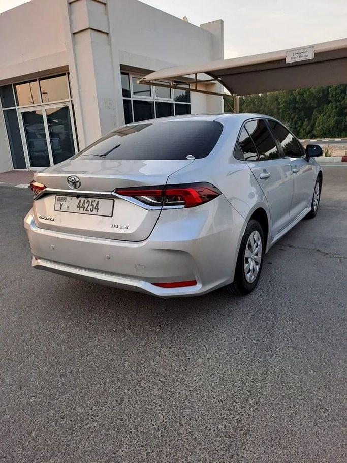 Новый Toyota Corolla Sporty XII (E210), 2.0 л, 2020 в Шардже от Imad Younis Almani used Cars Серебристый цвет. GCC | AUTO.AE