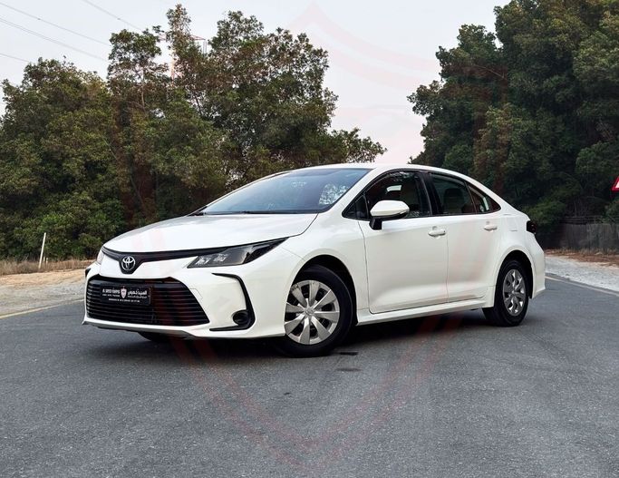 Подержанный Toyota Corolla XII (E210), 1.6 л, 2022 в Шардже от Al Sayed Khamis Used Auto Trading Белый цвет. GCC | AUTO.AE
