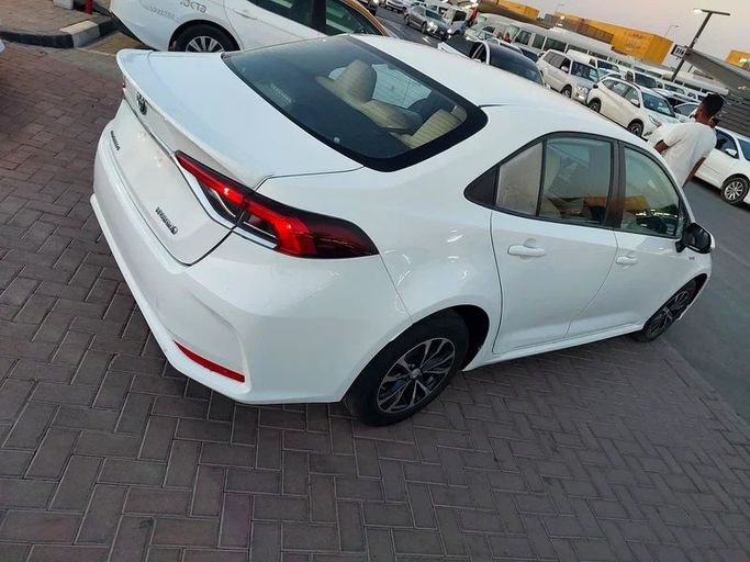 Used Toyota Corolla Axio XI (E160, E170) Facelift 2, 1.5 l, 2020 in Sharjah by Al Aqsa Used Cars, White color. GCC Specs | AUTO.AE