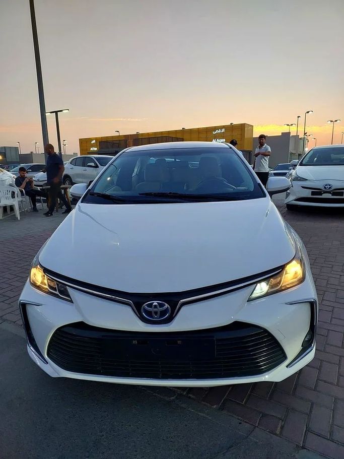 Used Toyota Corolla Axio XI (E160, E170) Facelift 2, 1.5 l, 2020 in Sharjah by Al Aqsa Used Cars, White color. GCC Specs | AUTO.AE