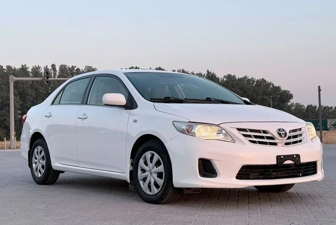 Подержанный Toyota Corolla X (E140, E150) Рестайлинг, 1.8 л, 2013 в Шардже от Laqtah Used Cars Белый цвет. GCC | AUTO.AE | Объявление #272756
