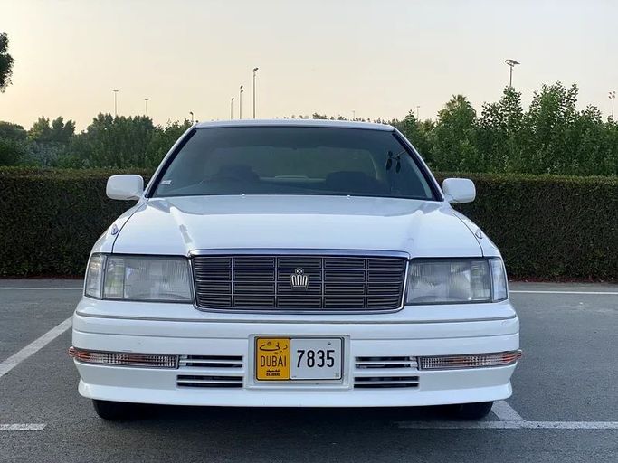 Подержанный Toyota Crown VIII (S130), 4.0 л, 1991 в Шардже от Ahmad alkhodari Motors Белый цвет. Японская | AUTO.AE