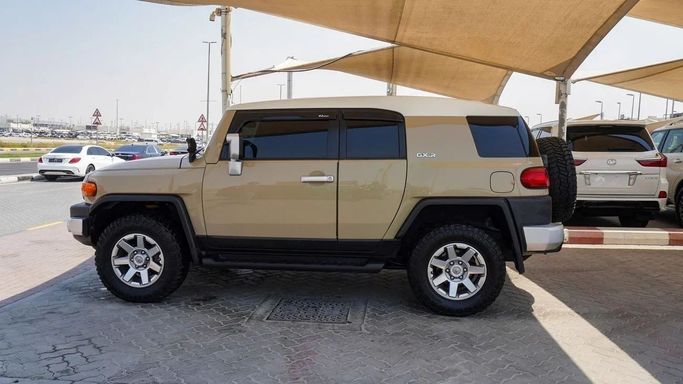 Подержанный Toyota FJ Cruiser, 4.0 л, 2018 в Шардже от Abo Saif Черный цвет. GCC | AUTO.AE
