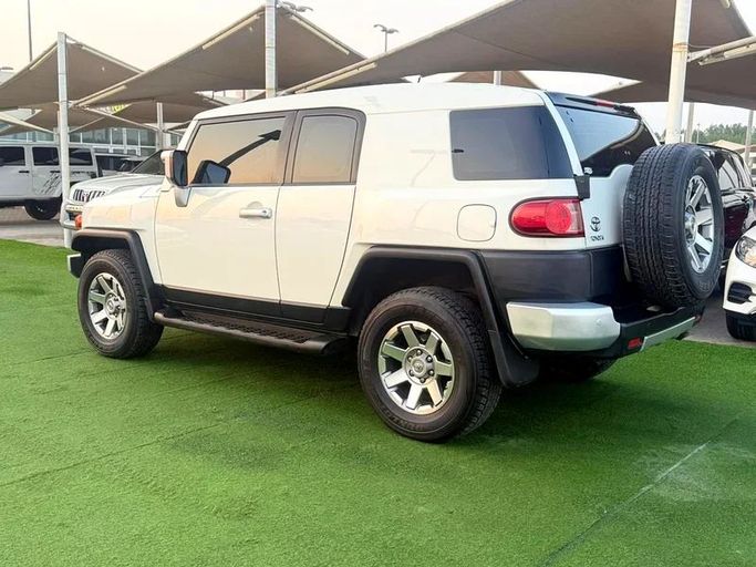 Used Toyota FJ Cruiser, 4.0 l, 2023 in Sharjah by Ahmad alkhodari Motors, White color. GCC Specs | AUTO.AE