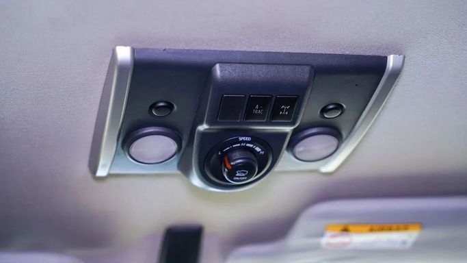 Подержанный Toyota FJ Cruiser, 4.0 л, 2020 в Шардже от Alsalama Motors Белый цвет. GCC | AUTO.AE