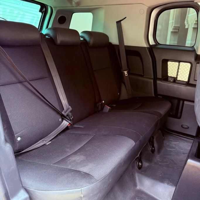 Подержанный Toyota FJ Cruiser, 4.0 л, 2008 в Шардже от Sarmad Cars Белый цвет. Other | AUTO.AE