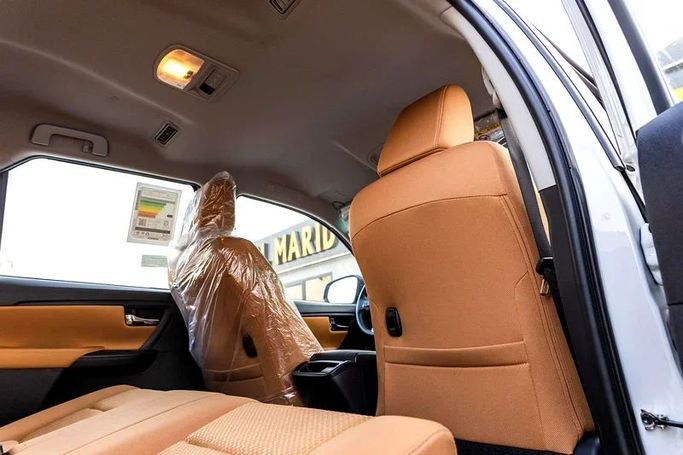 Новый Toyota Fortuner II Рестайлинг, 2.7 л, 2025 в Шардже от Almarid Motors Белый цвет. GCC | AUTO.AE