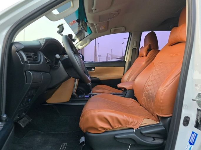 Used Toyota Fortuner II Facelift, 2.7 l, 2023 in Sharjah by Rebou Najd Used Cars, White color. GCC Specs | AUTO.AE