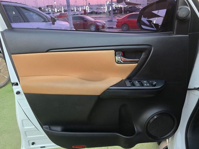 Used Toyota Fortuner II Facelift, 2.7 l, 2023 in Sharjah by Rebou Najd Used Cars, White color. GCC Specs | AUTO.AE