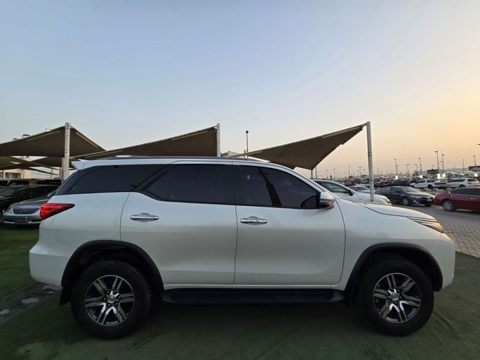 Used Toyota Fortuner II Facelift, 2.7 l, 2023 in Sharjah by Rebou Najd Used Cars, White color. GCC Specs | AUTO.AE