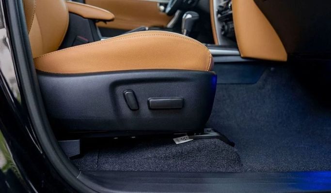 Новый Toyota Fortuner II Рестайлинг, 2.4 л, 2024 в Шардже от Nour Alnukhba Motors Черный цвет. GCC | AUTO.AE