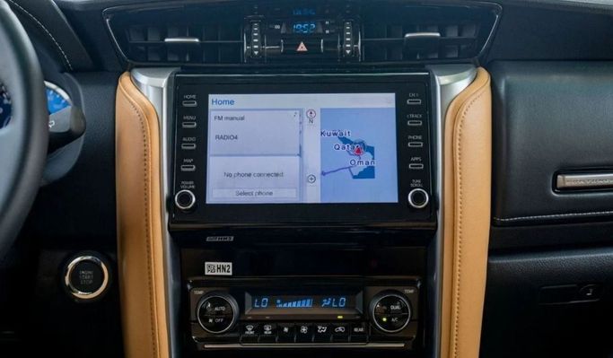 Новый Toyota Fortuner II Рестайлинг, 2.7 л, 2023 в Шардже от Nour Alnukhba Motors Черный цвет. GCC | AUTO.AE