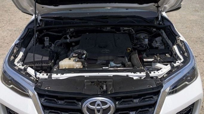 Подержанный Toyota Fortuner II, 2.7 л, 2020 в Шардже от Nour Alnukhba Motors Белый цвет. GCC | AUTO.AE