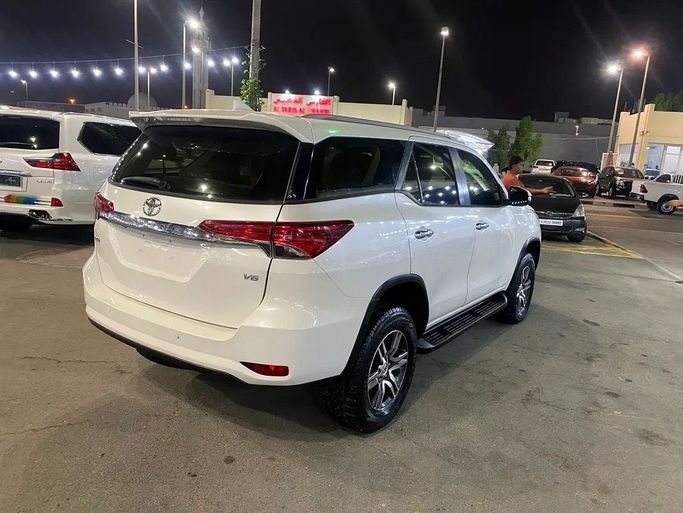 Used Toyota Fortuner II, 2.7 l, 2016 in Sharjah by Black Wheel Used Cars, White color. GCC Specs | AUTO.AE