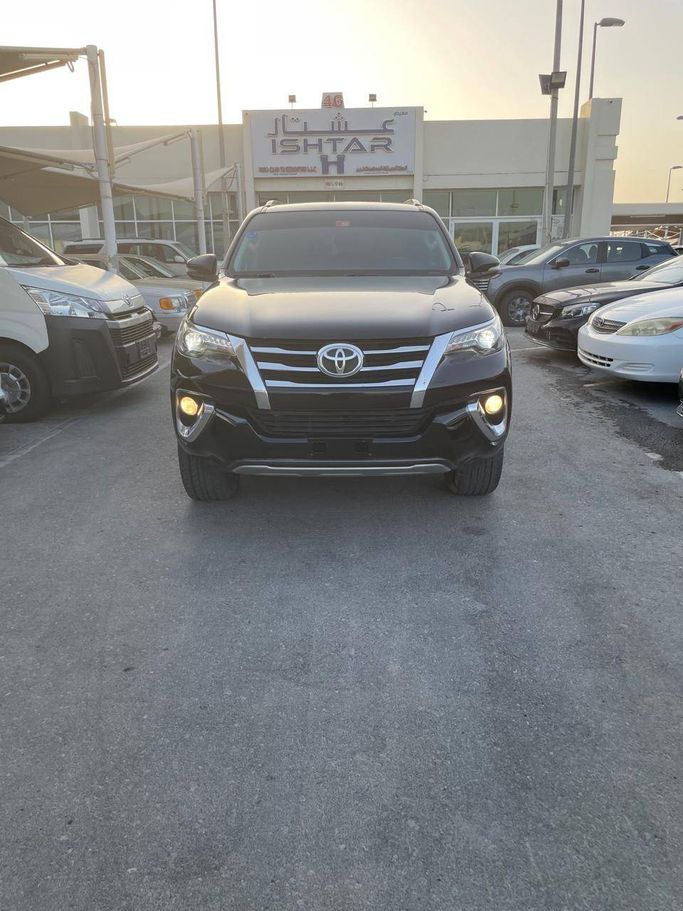 Подержанный Toyota Fortuner II, 4.0 л, 2020 в Шардже от Ishtar Used Cars Черный цвет. GCC | AUTO.AE | Объявление #271815