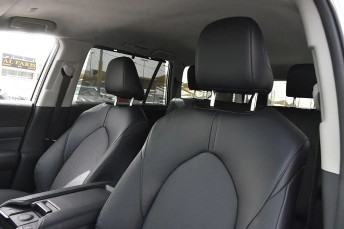 Подержанный Toyota Grand Highlander, 2.4 л, 2024 в Шардже от Alfaris Used Cars Серебристый цвет. Other | AUTO.AE