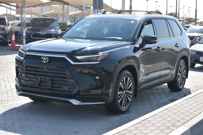 Подержанный Toyota Grand Highlander, 2.4 л, 2024 в Шардже от Alfaris Used Cars Черный цвет. Other | AUTO.AE