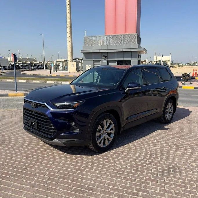Used Toyota Grand Highlander, 2.5 l, 2024 in Sharjah by Golden Desert Used Car, Navy Blue color. Other | AUTO.AE
