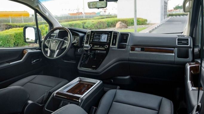 Новый Toyota Granvia II, 3.5 л, 2023 в Шардже от Nour Alnukhba Motors Черный цвет. Other | AUTO.AE