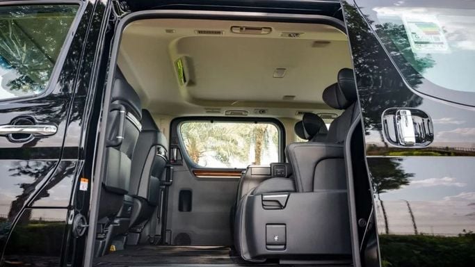 Новый Toyota Granvia II, 3.5 л, 2023 в Шардже от Nour Alnukhba Motors Черный цвет. Other | AUTO.AE