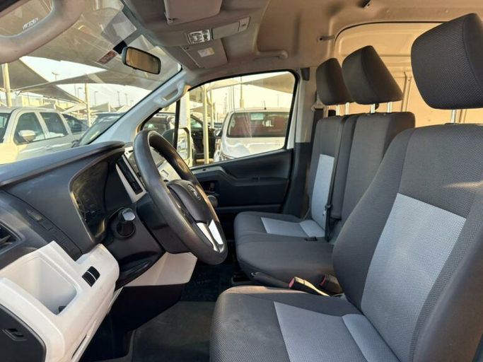 Новый Toyota HiAce H300, 3.5 л, 2021 в Шардже от Al Aram Cars Белый цвет. GCC | AUTO.AE