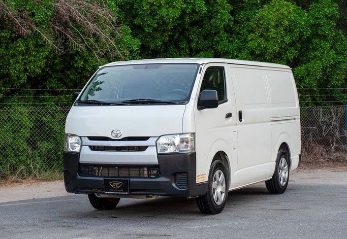 Used Toyota HiAce H200 Facelift, 2.0 l, 2021 in Sharjah by First Choice Cars, White color. GCC Specs | AUTO.AE