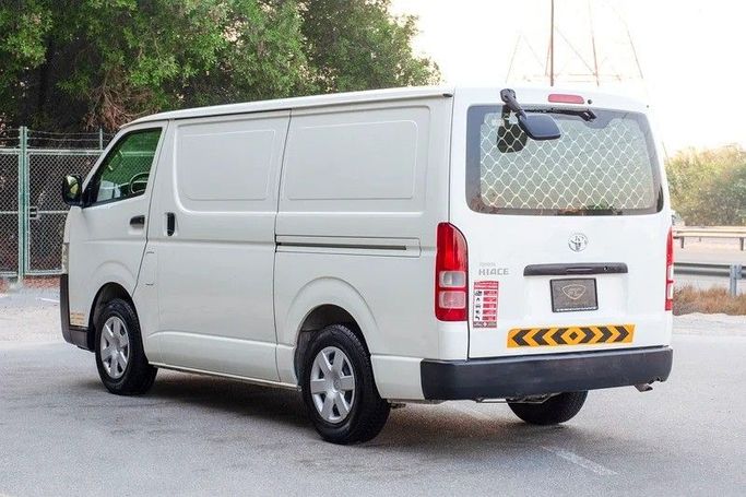 Used Toyota HiAce H200 Facelift, 2.0 l, 2021 in Sharjah by First Choice Cars, White color. GCC Specs | AUTO.AE