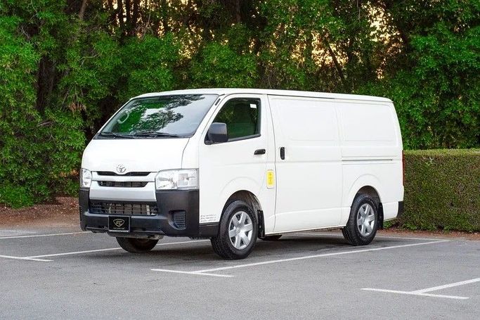 Used Toyota HiAce H200 Facelift, 2.0 l, 2022 in Sharjah by First Choice Cars, White color. GCC Specs | AUTO.AE