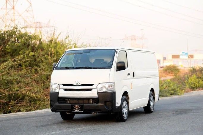 Used Toyota HiAce H200 Facelift, 2.0 l, 2021 in Sharjah by First Choice Cars, White color. GCC Specs | AUTO.AE