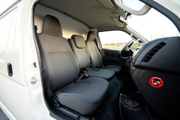 Used Toyota HiAce H200 Facelift, 2.0 l, 2021 in Sharjah by First Choice Cars, White color. GCC Specs | AUTO.AE