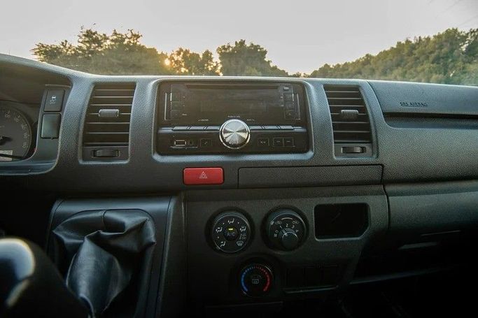 Used Toyota HiAce H200 Facelift, 2.0 l, 2021 in Sharjah by First Choice Cars, White color. GCC Specs | AUTO.AE