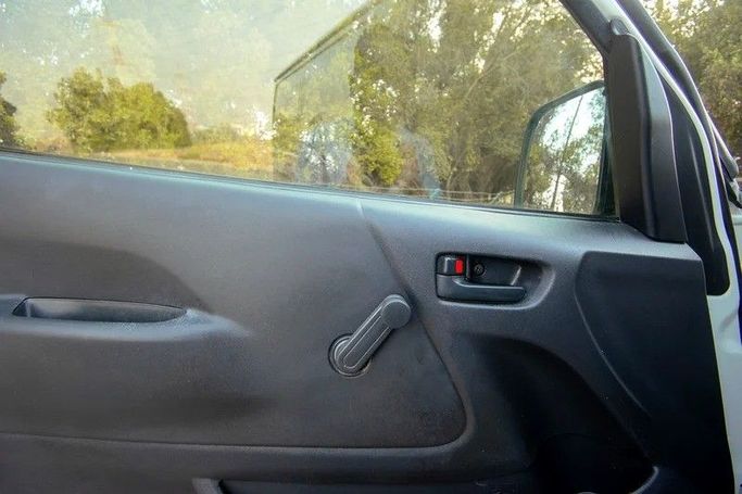 Подержанный Toyota HiAce H200 Рестайлинг, 2.0 л, 2022 в Шардже от First Choice Cars Белый цвет. GCC | AUTO.AE