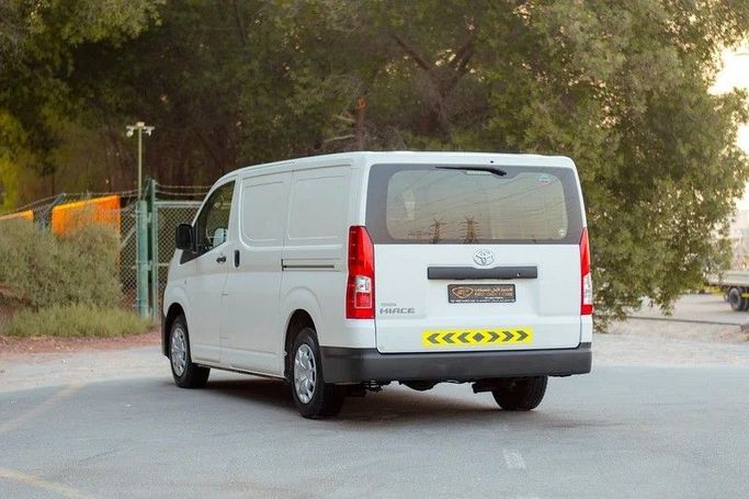 Used Toyota HiAce H200 Facelift, 2.0 l, 2020 in Sharjah by First Choice Cars, White color. GCC Specs | AUTO.AE