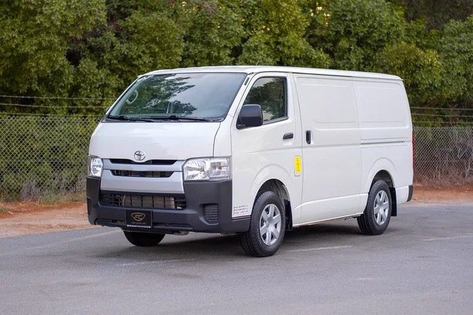 Used Toyota HiAce H200 Facelift, 2.0 l, 2022 in Sharjah by First Choice Cars, White color. GCC Specs | AUTO.AE