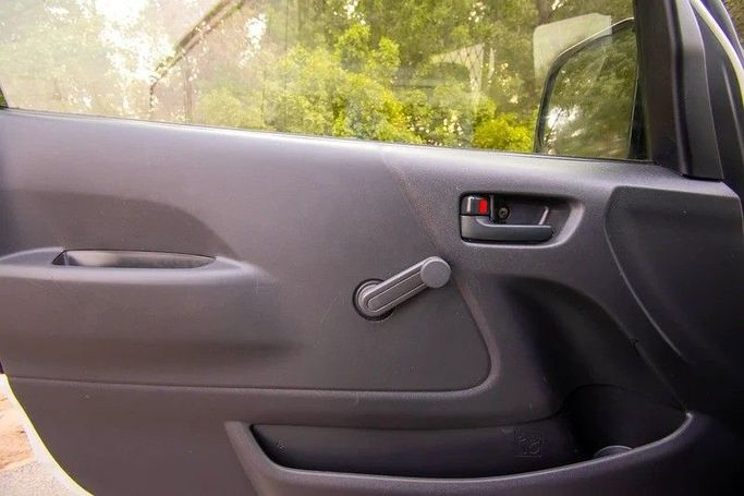 Used Toyota HiAce H200 Facelift, 2.0 l, 2022 in Sharjah by First Choice Cars, White color. GCC Specs | AUTO.AE