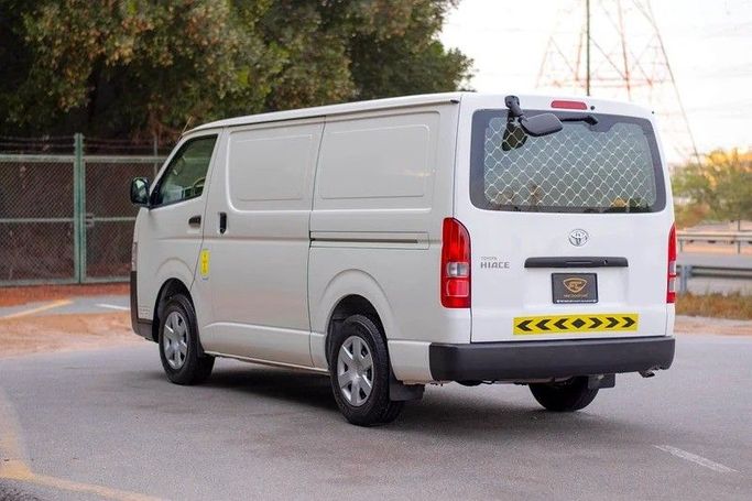 Used Toyota HiAce H200 Facelift, 2.0 l, 2022 in Sharjah by First Choice Cars, White color. GCC Specs | AUTO.AE