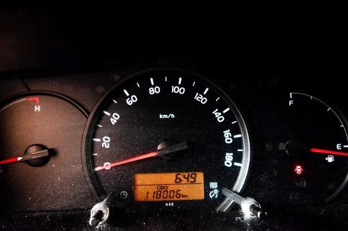 Used Toyota HiAce H200 Facelift, 2.0 l, 2022 in Sharjah by First Choice Cars, White color. GCC Specs | AUTO.AE