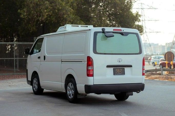 Used Toyota HiAce H200 Facelift, 2.0 l, 2022 in Sharjah by First Choice Cars, White color. GCC Specs | AUTO.AE