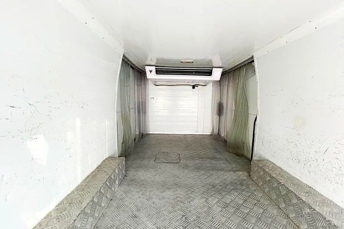 Подержанный Toyota HiAce H200 Рестайлинг, 2.0 л, 2022 в Шардже от First Choice Cars Белый цвет. GCC | AUTO.AE