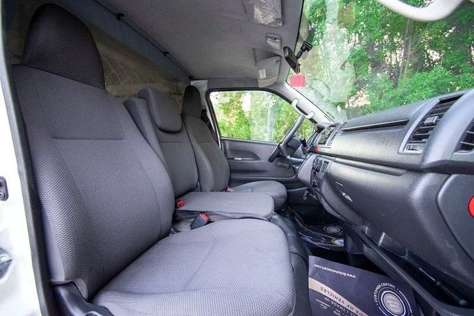 Used Toyota HiAce H200 Facelift, 2.0 l, 2022 in Sharjah by First Choice Cars, White color. GCC Specs | AUTO.AE